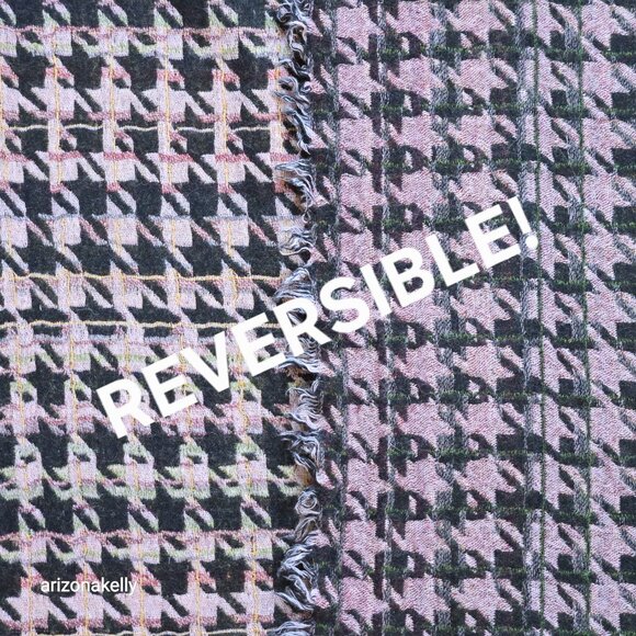 Wilfred 100% Wool Pink Houndstooth Scarf Reversible Aritzia - Picture 2 of 10